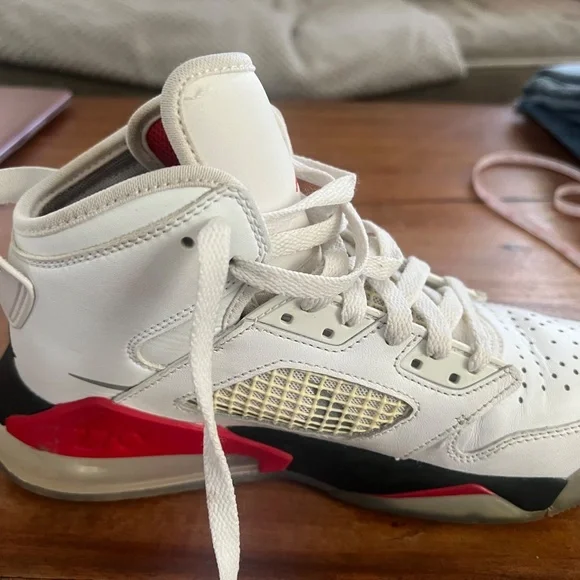 JORDAN MARS 270 'FIRE RED'
